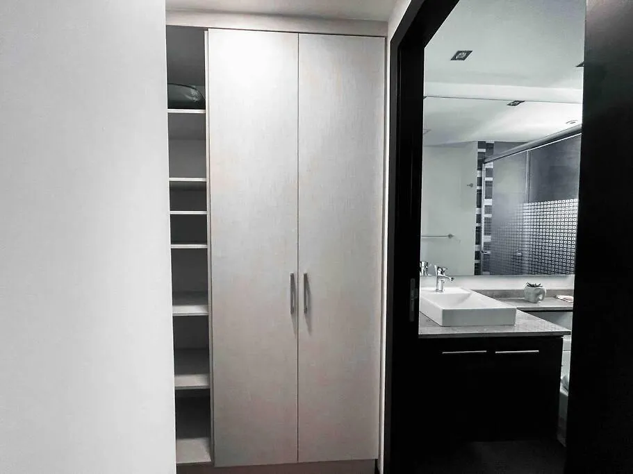 Electricidad, Seguridad 24-7 Moderno, Cama King, Cerca Del Metro Apartment Quito Ecuador